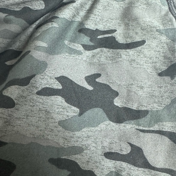 PINK Victoria’s Secret camo print leggings size XL - Picture 3 of 13